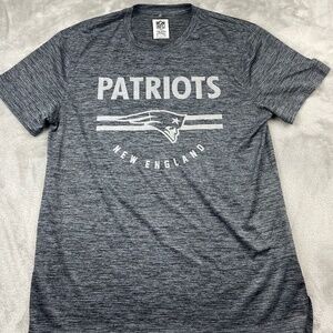 NFL Team Apparel New England Patriots Active Wear Short Sleeve Tee Shirt Men's L